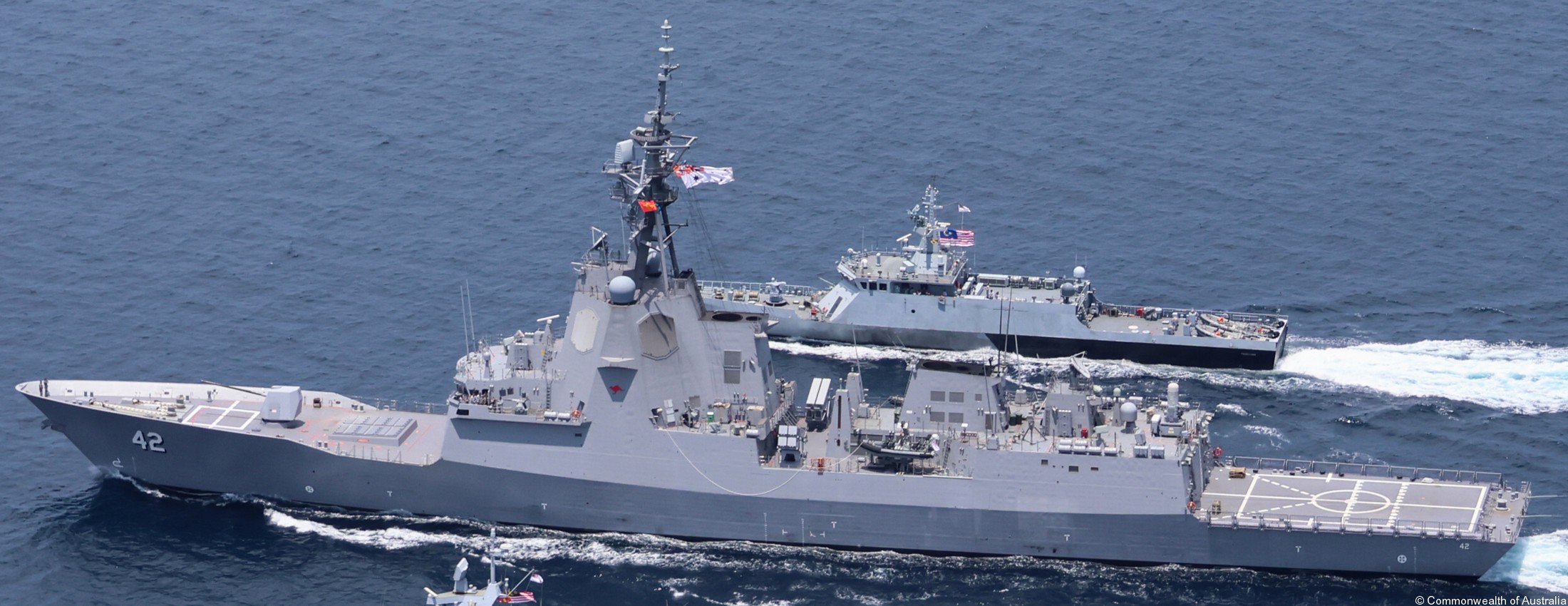hmas sydney ddgh-42 hobart class guided missile destroyer royal australian navy 23