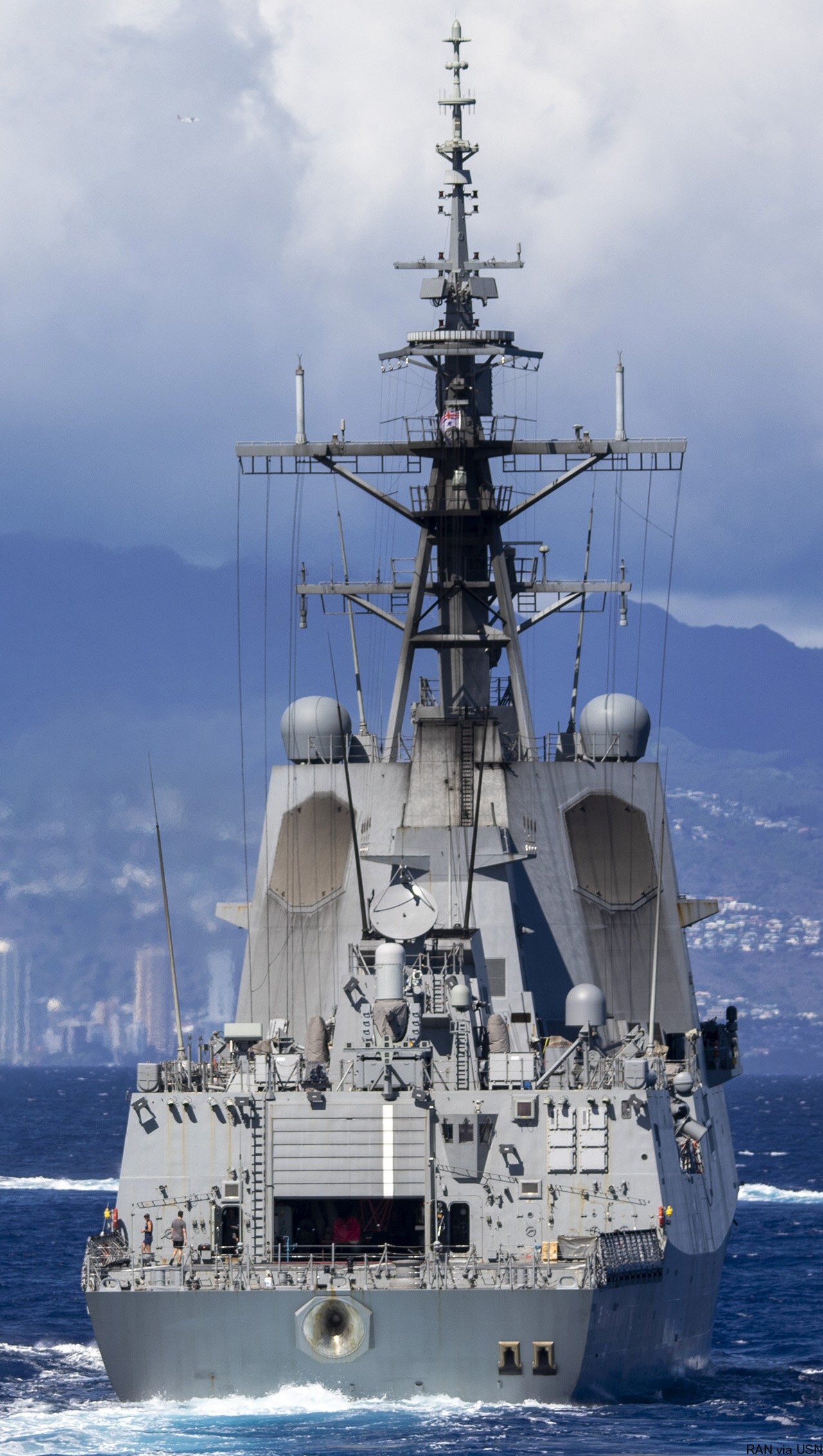 ddgh 39 hmas hobart class guided missile destroyer royal australian navy 10