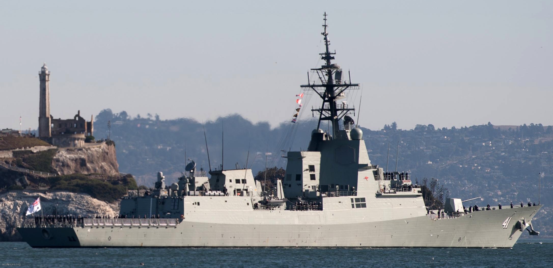 ddgh 41 hmas brisbane hobart class guided missile destroyer royal australian navy 03