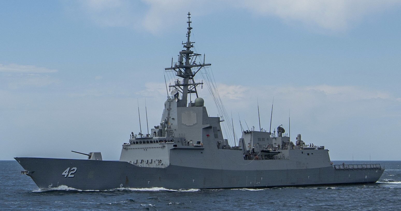 ddgh 42 hmas sydney hobart class guided missile destroyer royal australian navy 02