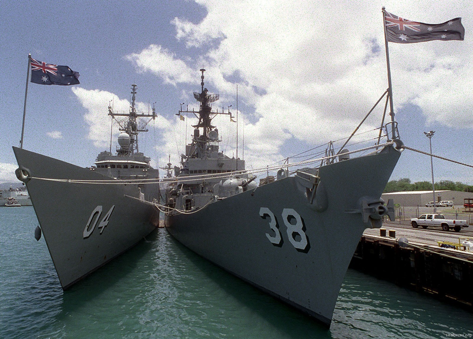 hmas perth ddg-38 guided missile destroyer royal australian navy 03