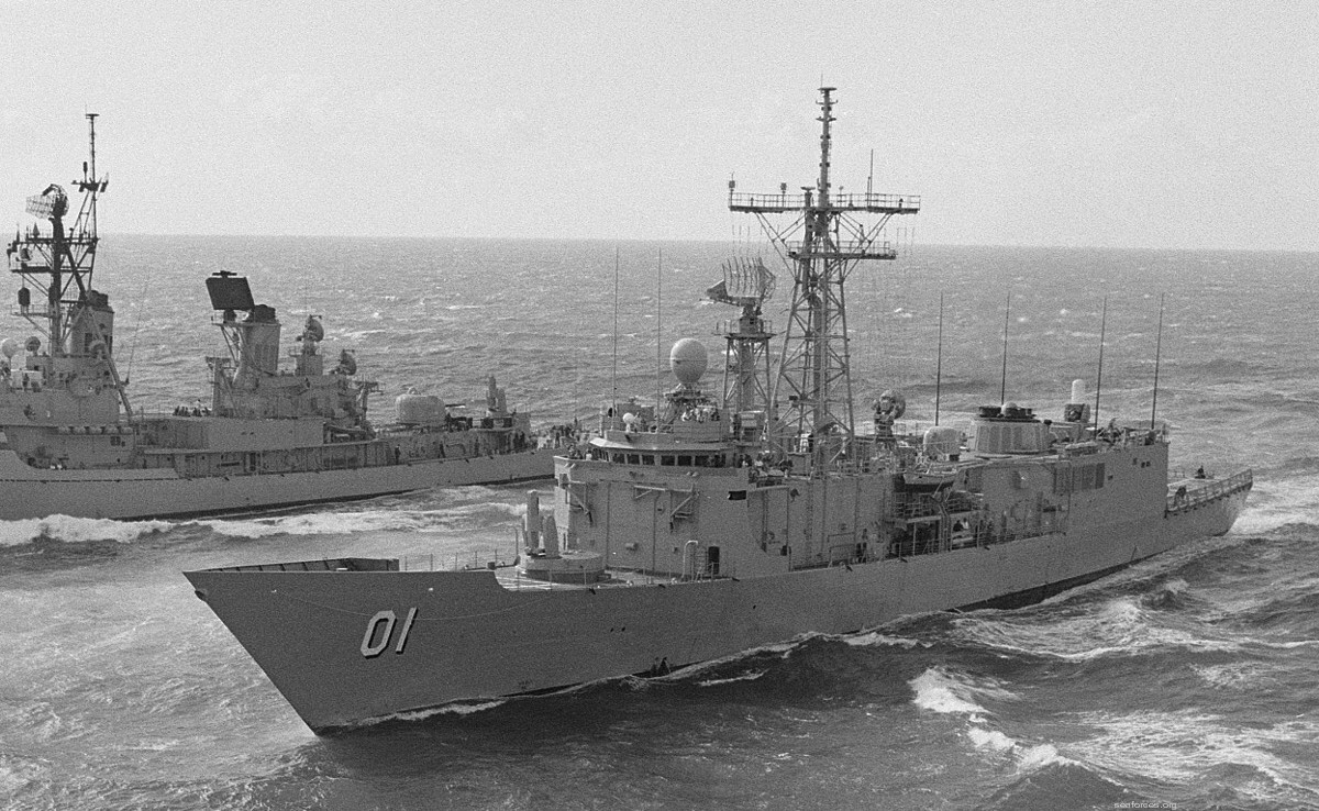 ffg-01 hmas adelaide guided missile frigate royal australian navy 1992 06