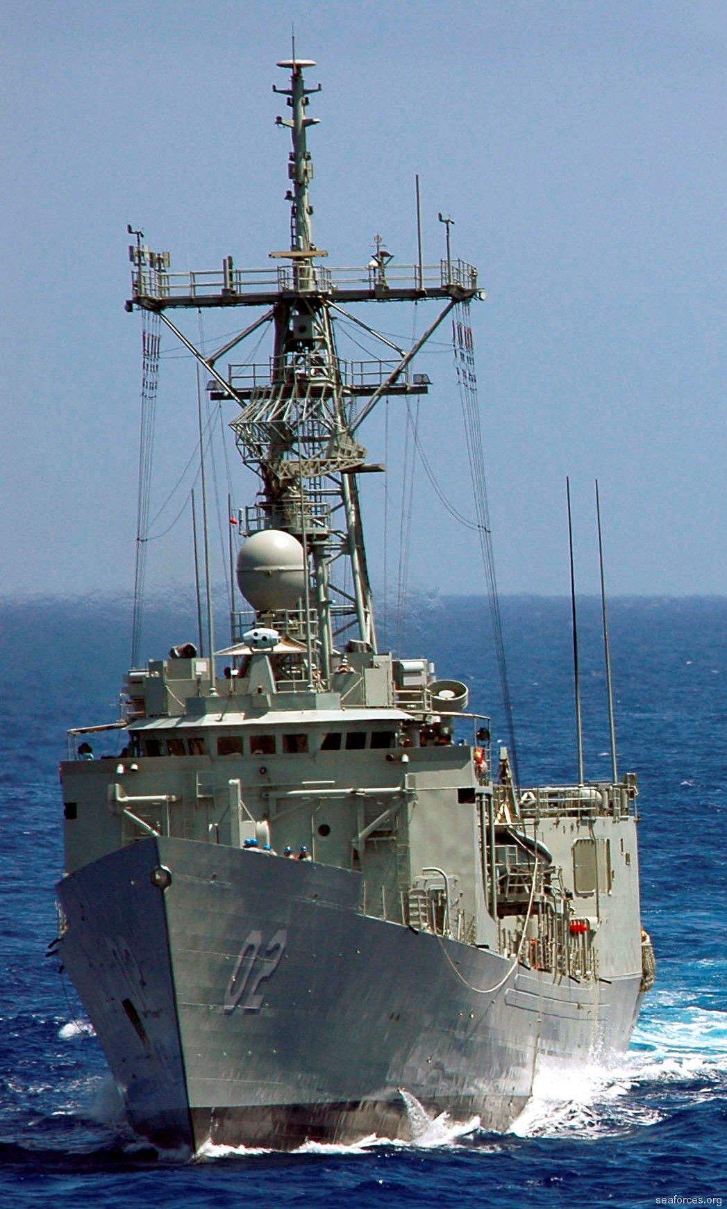 ffg-02 hmas canberra adelaide class frigate royal australian navy 2005 02