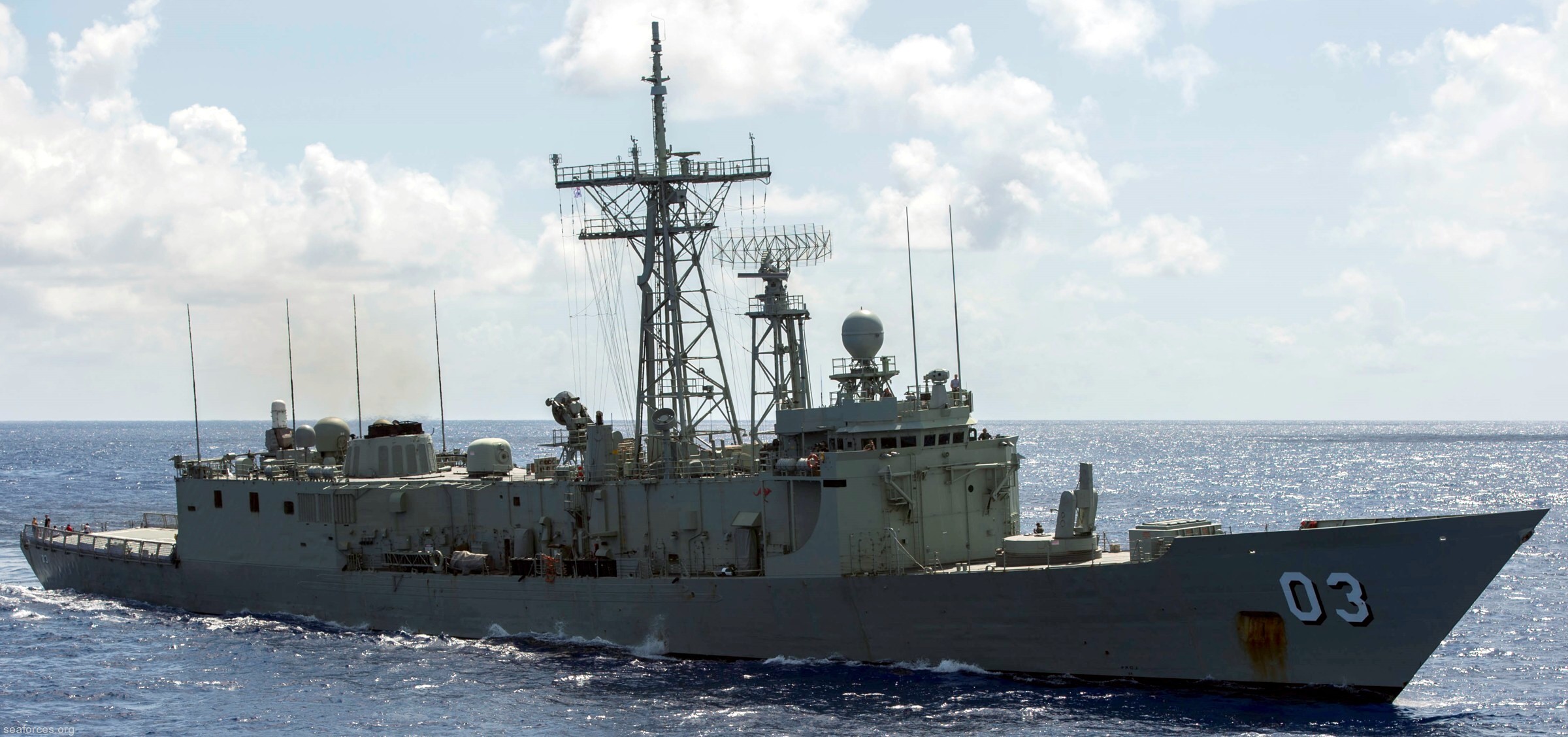 ffg-03 hmas sydney adelaide class frigate royal australian navy 2013 05