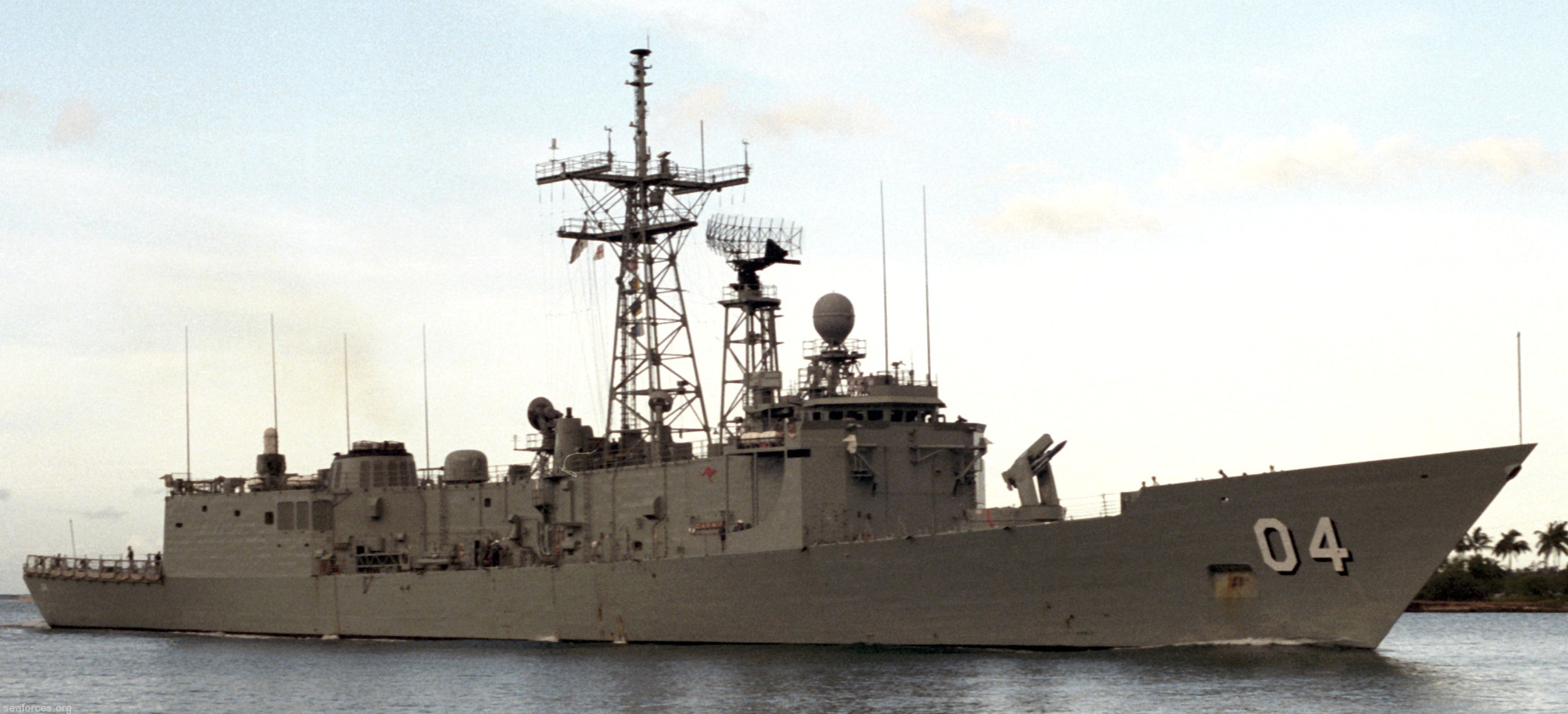 ffg-04 hmas darwin adelaide class frigate royal australian navy 1986 05