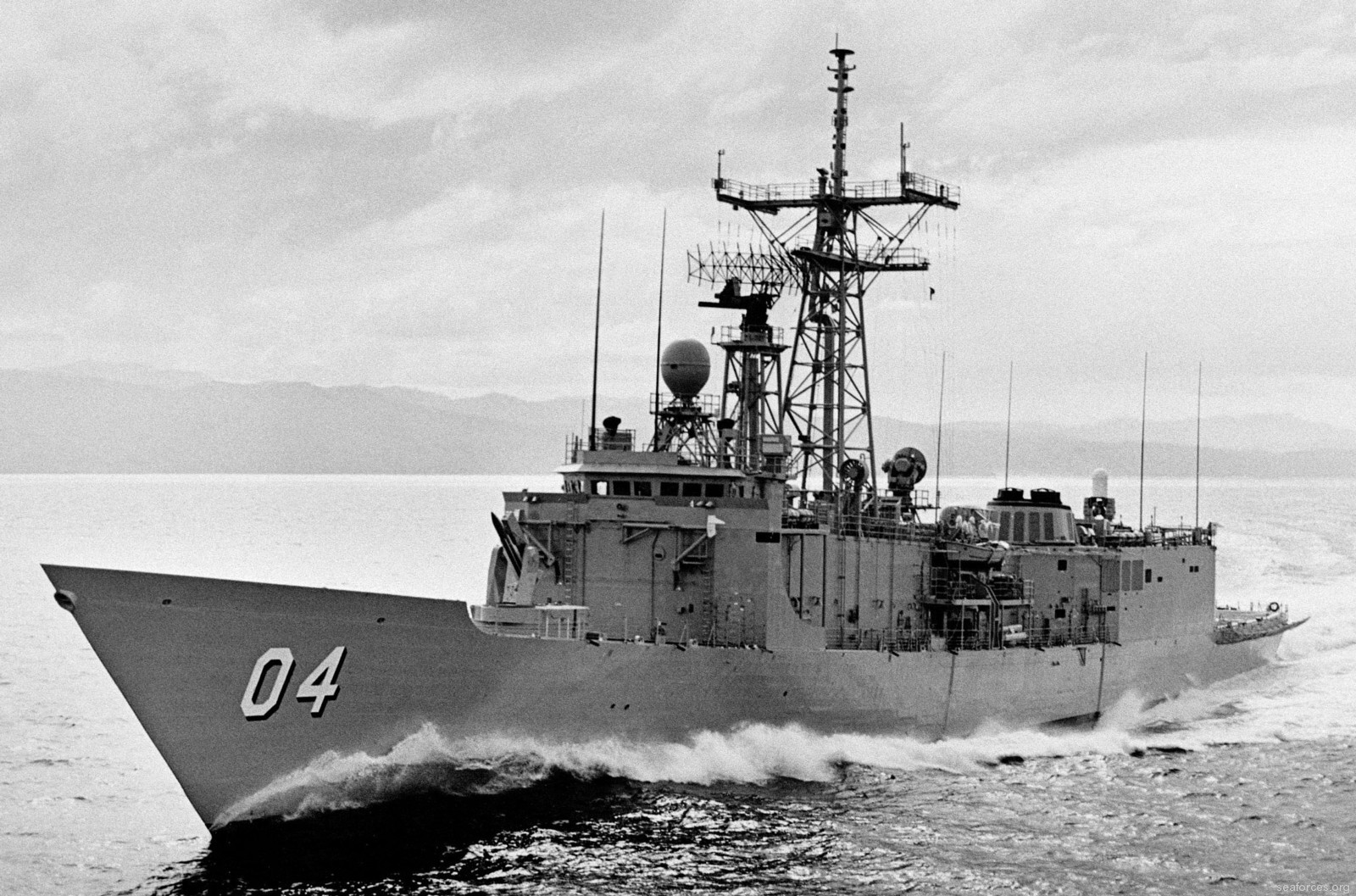 ffg-04 hmas darwin adelaide class frigate royal australian navy 1984 09 trials