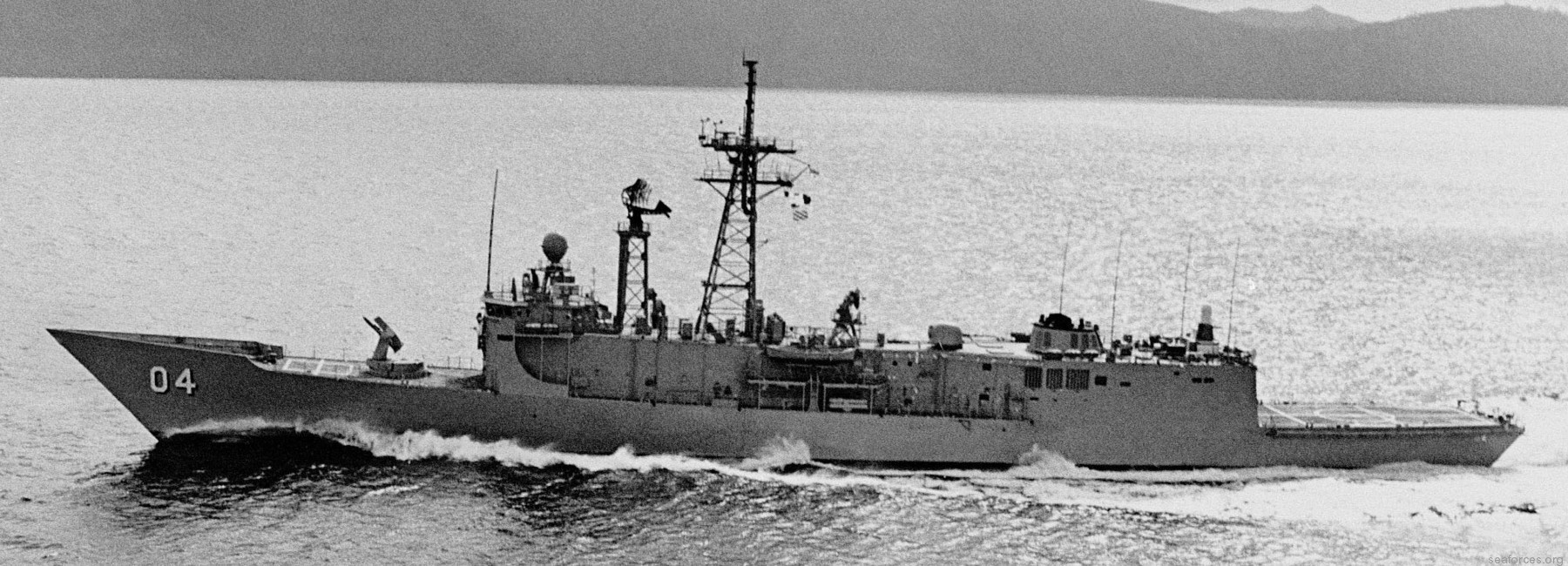 ffg-04 hmas darwin adelaide class frigate royal australian navy 1984 19