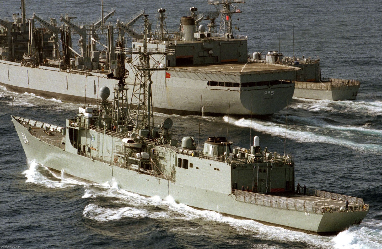 ffg-04 hmas darwin adelaide class frigate royal australian navy 1984 29