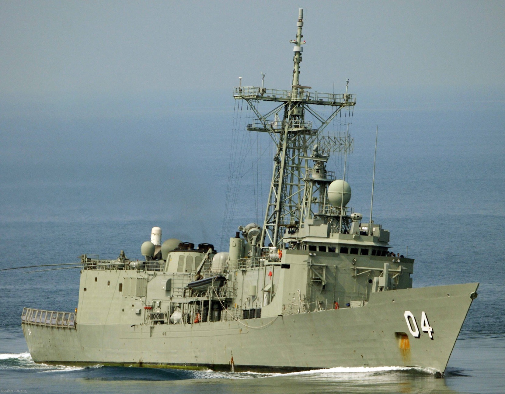 ffg-04 hmas darwin adelaide class frigate royal australian navy 2011 32 indian ocean