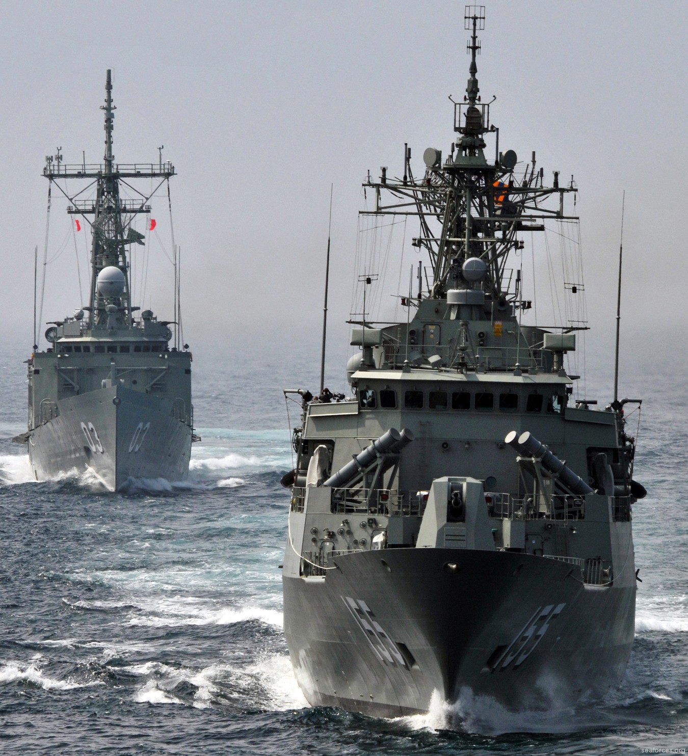 ffh-155 hms ballarat anzac class frigate royal australian navy 2009 12