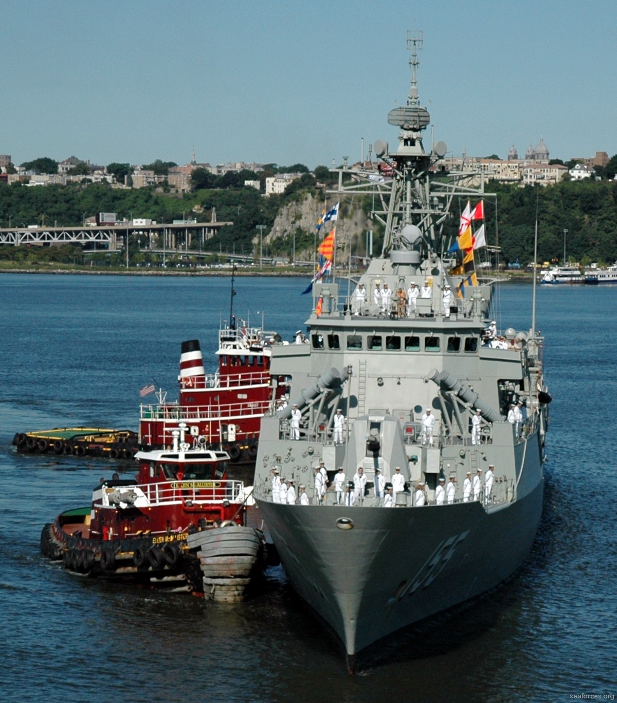 ffh-155 hms ballarat anzac class frigate royal australian navy 2009 14 new york