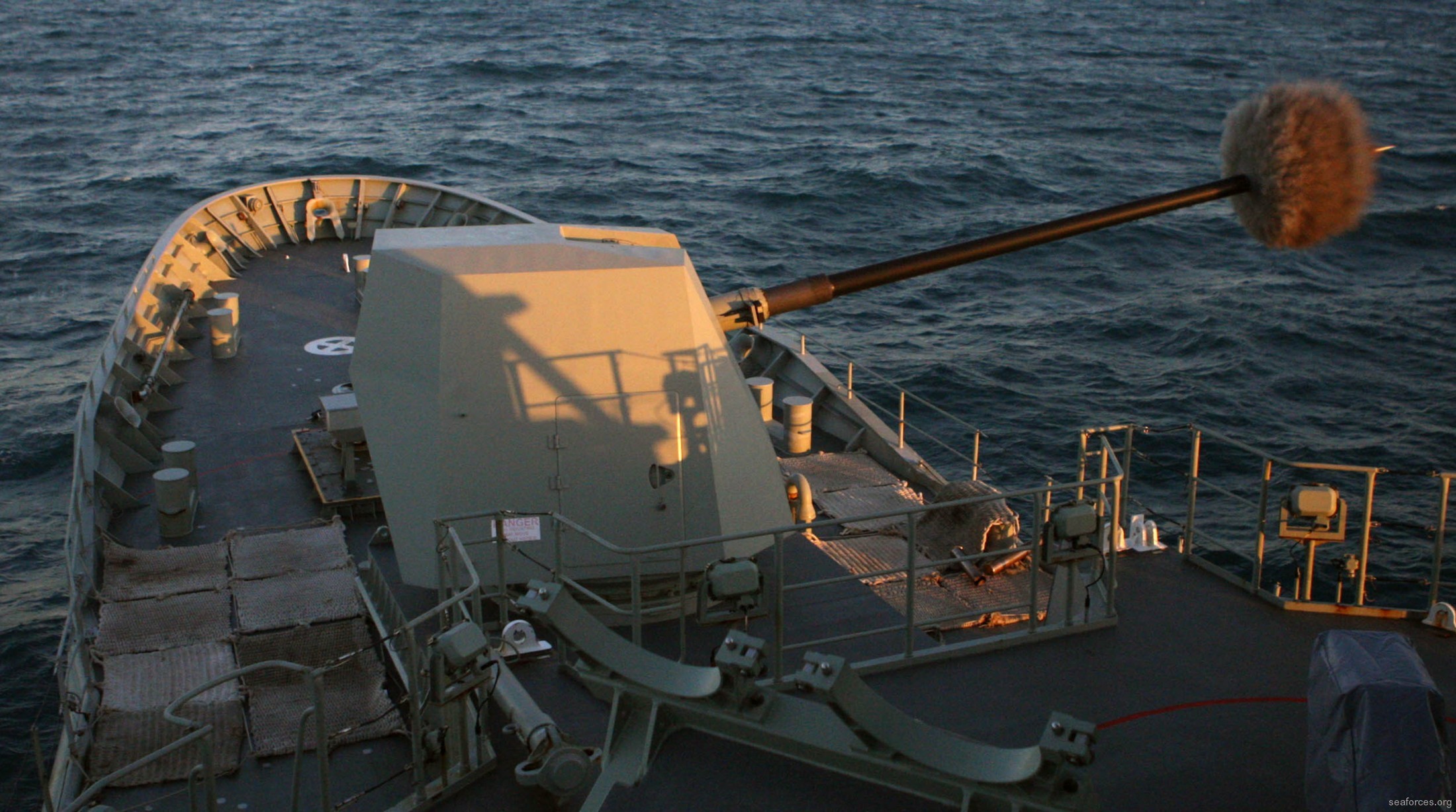 ffh-155 hms ballarat anzac class frigate royal australian navy 2011 38 mk-45 5" 54 caliber gun fire