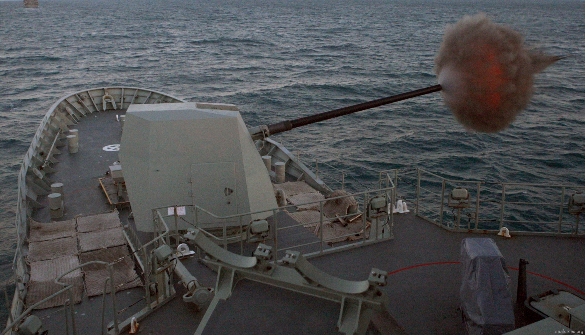 ffh-155 hms ballarat anzac class frigate royal australian navy 2011 40 mk-45 5" 54 caliber gun fire