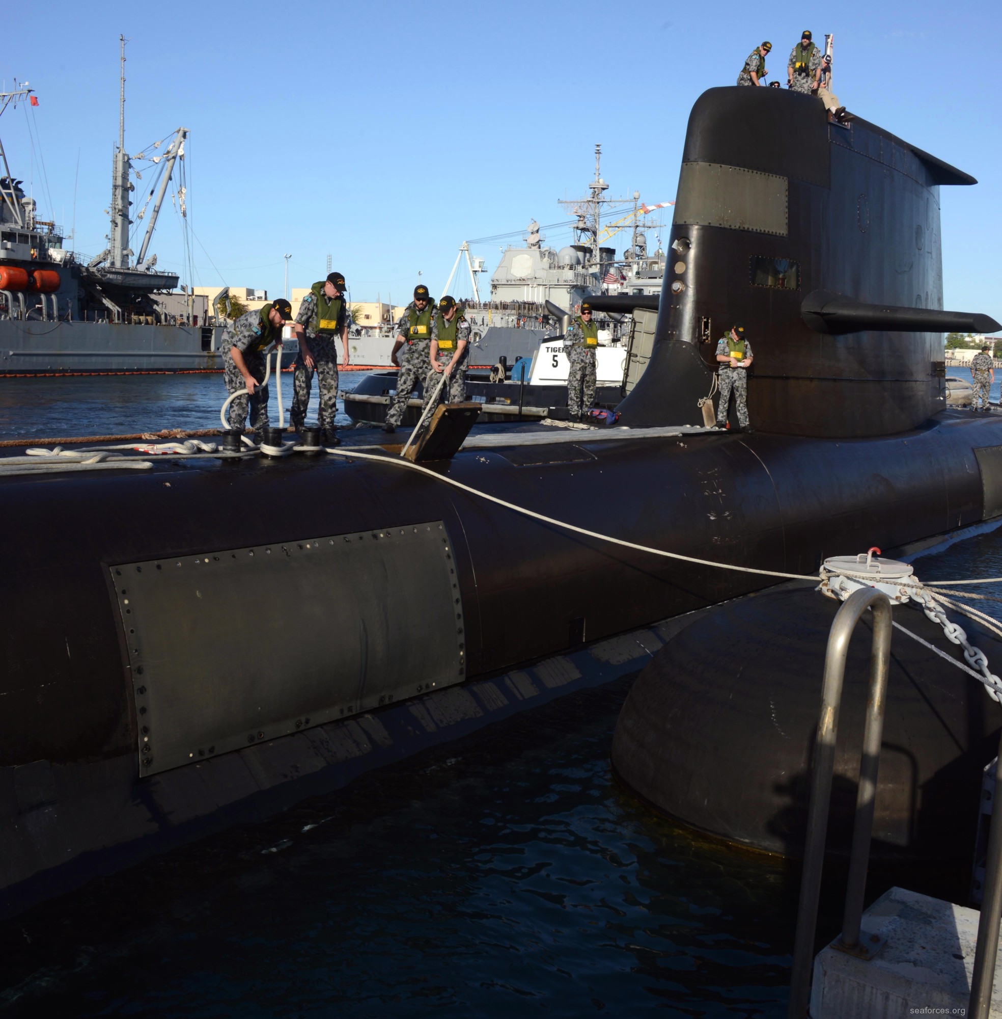 hmas sheean ssg-77 collins class attack submarine ssk royal australian navy 06 pearl harbor hawaii