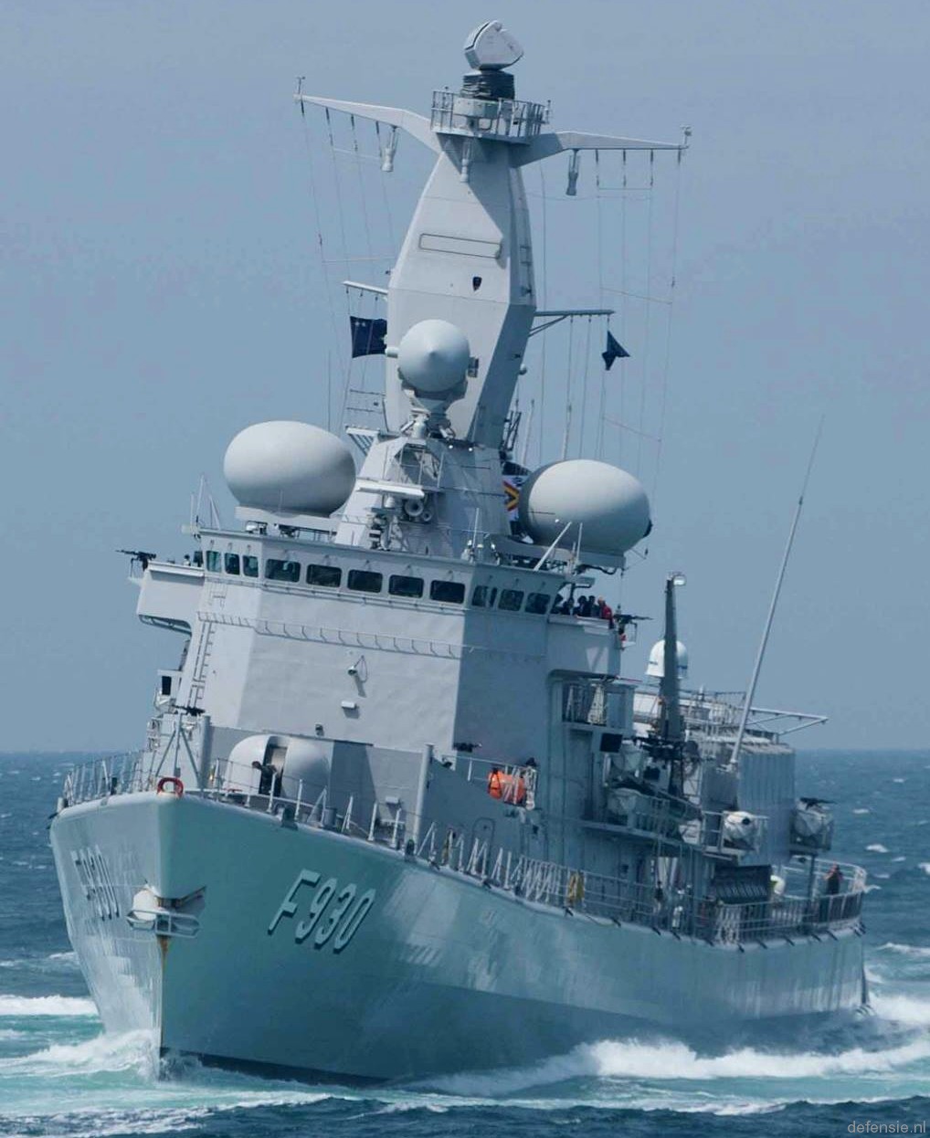 f-930 bns leopold i frigate belgian navy karel doorman class 05