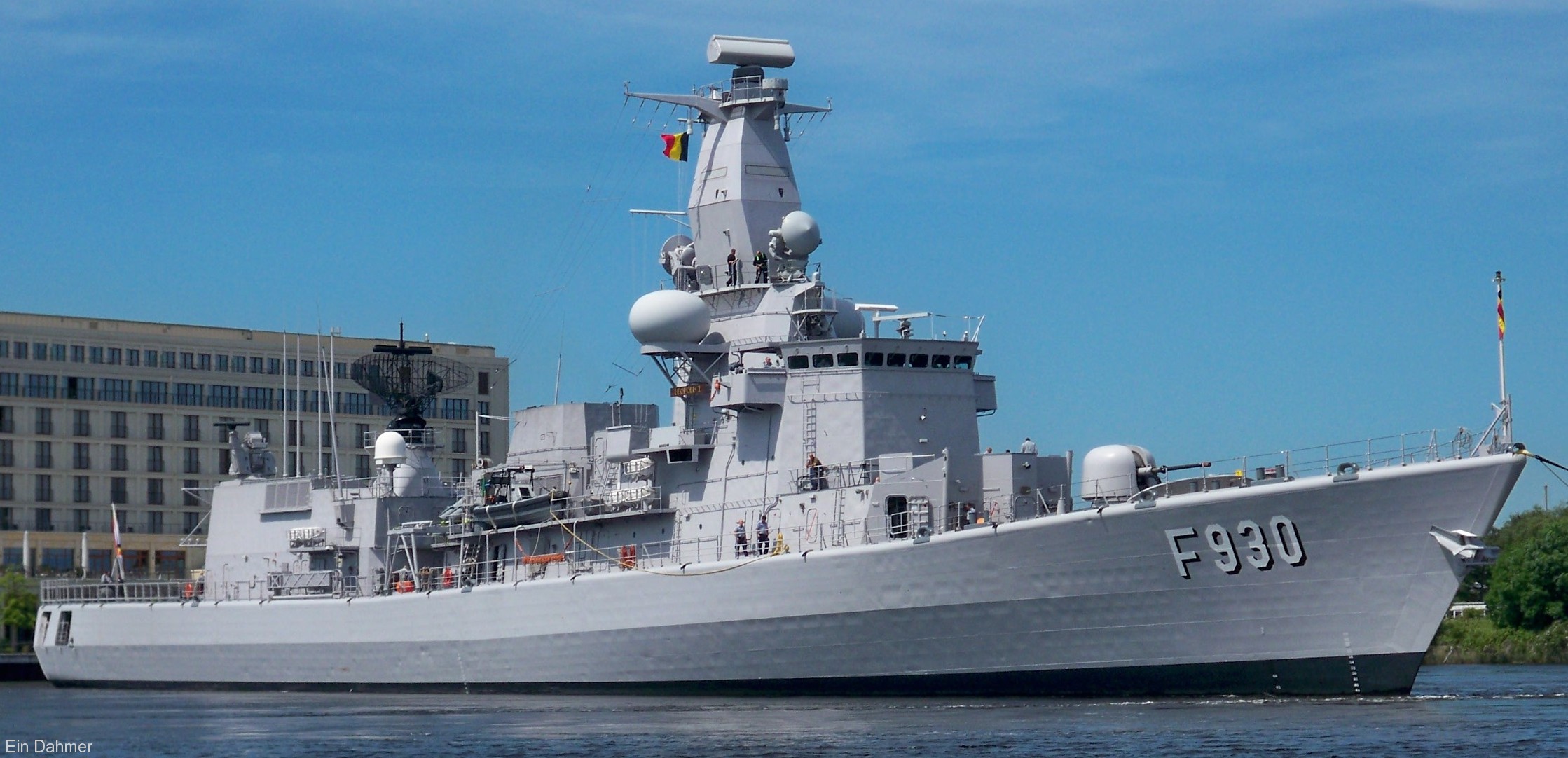 f-930 bns leopold i frigate belgian navy karel doorman class 17