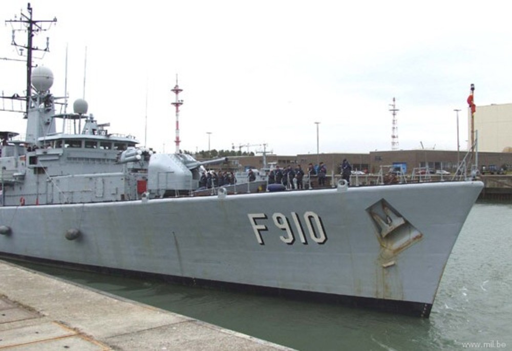 f-910 bns wielingen class frigate belgian navy rim-7 sea sparrow sam missile mm38 exocet 05