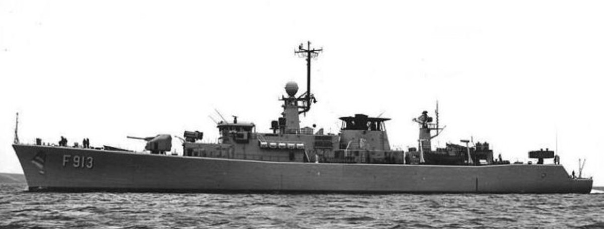 f-913 bns westhinder wielingen class frigate belgian navy sea sparrow sam missile mm38 exocet ssm 03