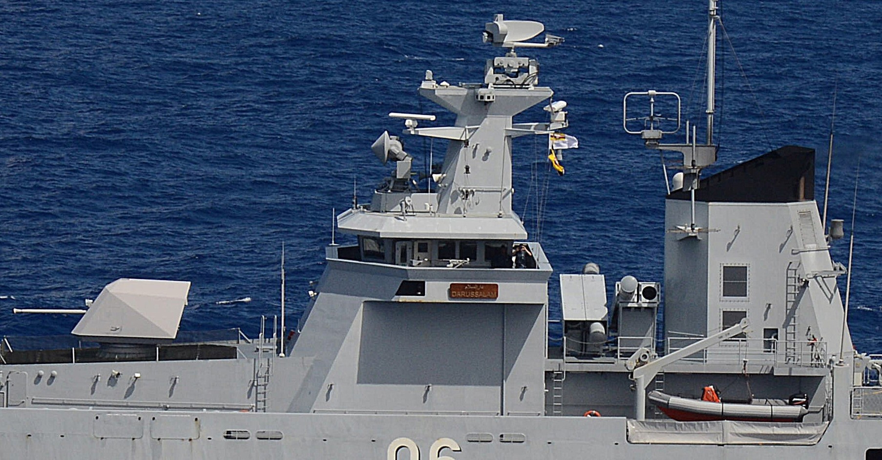 opv 06 kdb darussalam offshore patrol vessel royal brunei navy armament 02