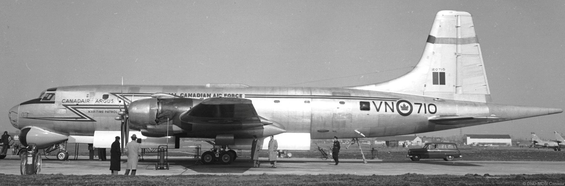 canadair cp-107 argus maritime patrol aircraft royal canadian navy air force armed forces rcaf 07