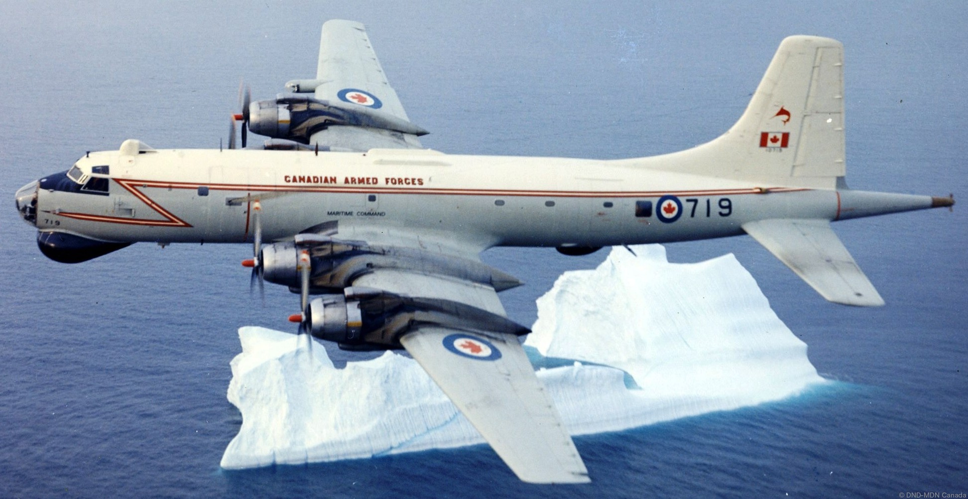 canadair cp-107 argus maritime patrol aircraft royal canadian navy air force armed forces rcaf 13x cfb greenwood comox summerside