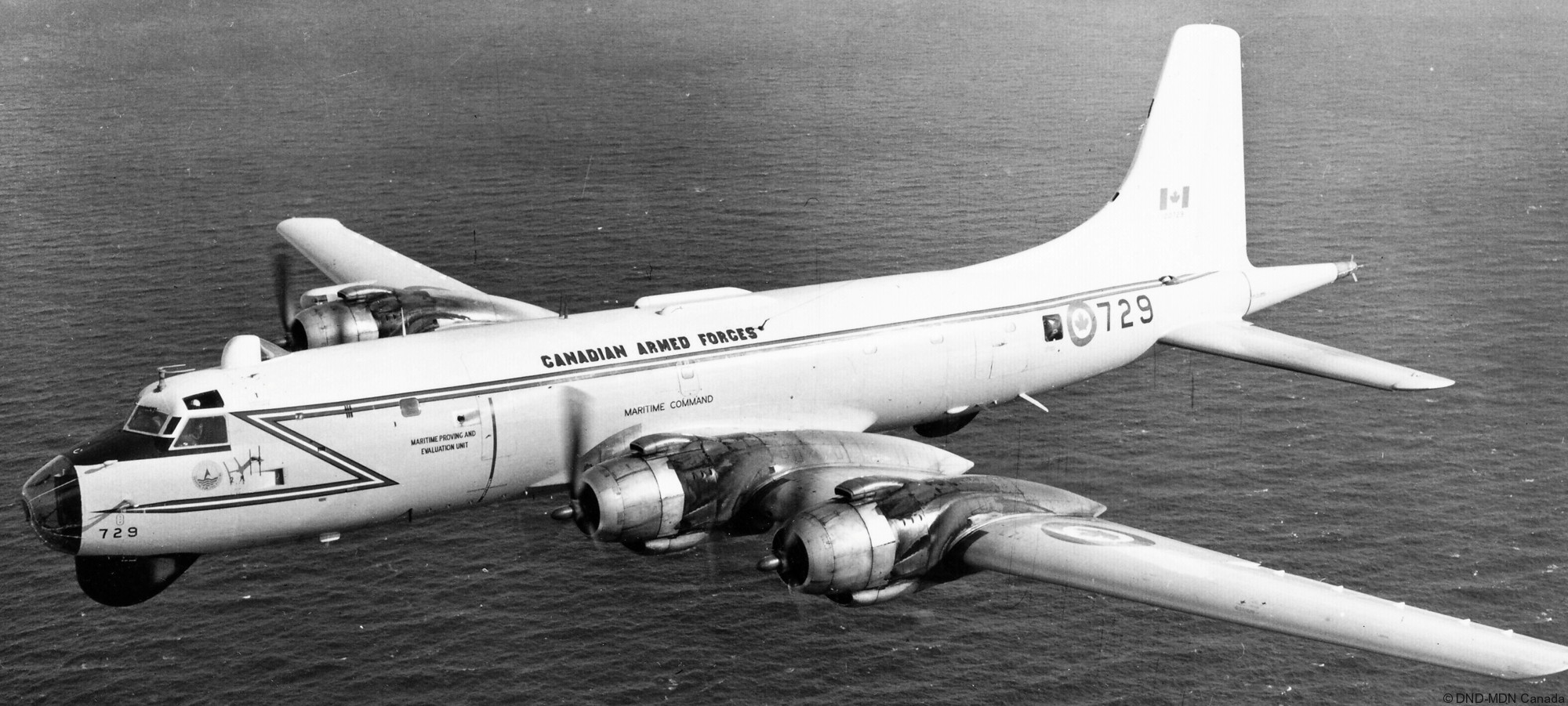 canadair cp-107 argus maritime patrol aircraft royal canadian navy air force armed forces rcaf 16