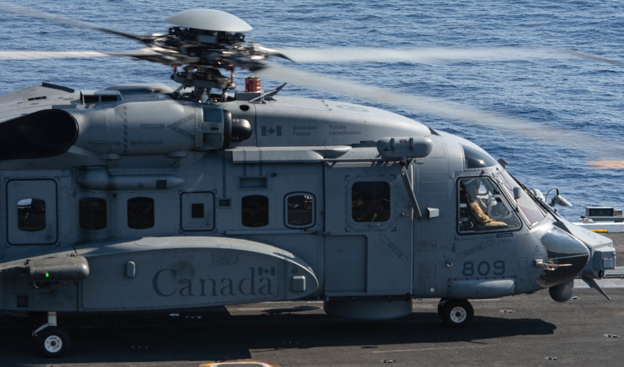 ch-148 cyclone naval helicopter royal canadian air force navy rcaf sikorsky hmcs 406 423 443 maritime squadron 09