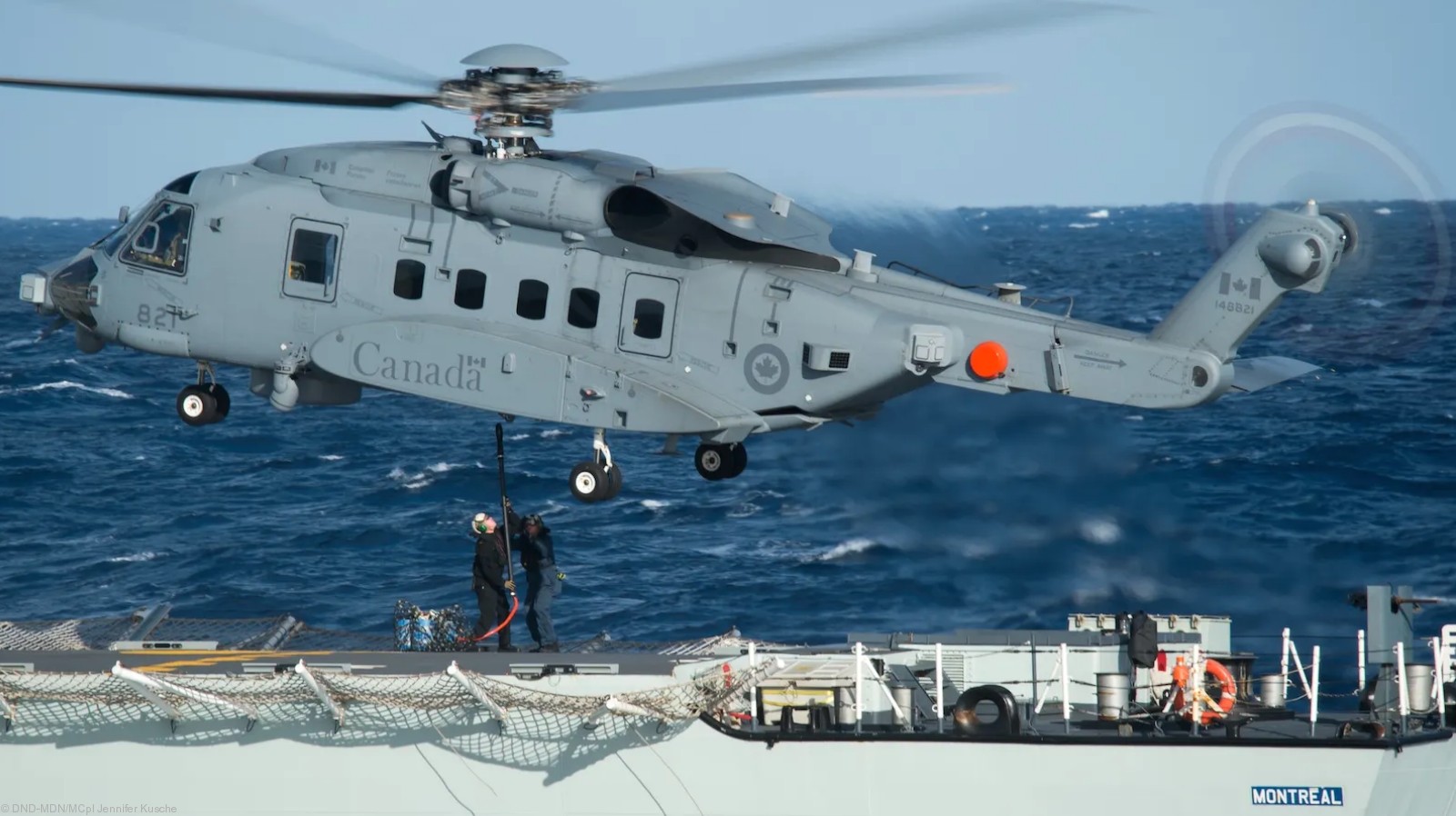 ch-148 cyclone naval helicopter royal canadian air force navy rcaf sikorsky hmcs 406 423 443 maritime squadron 17