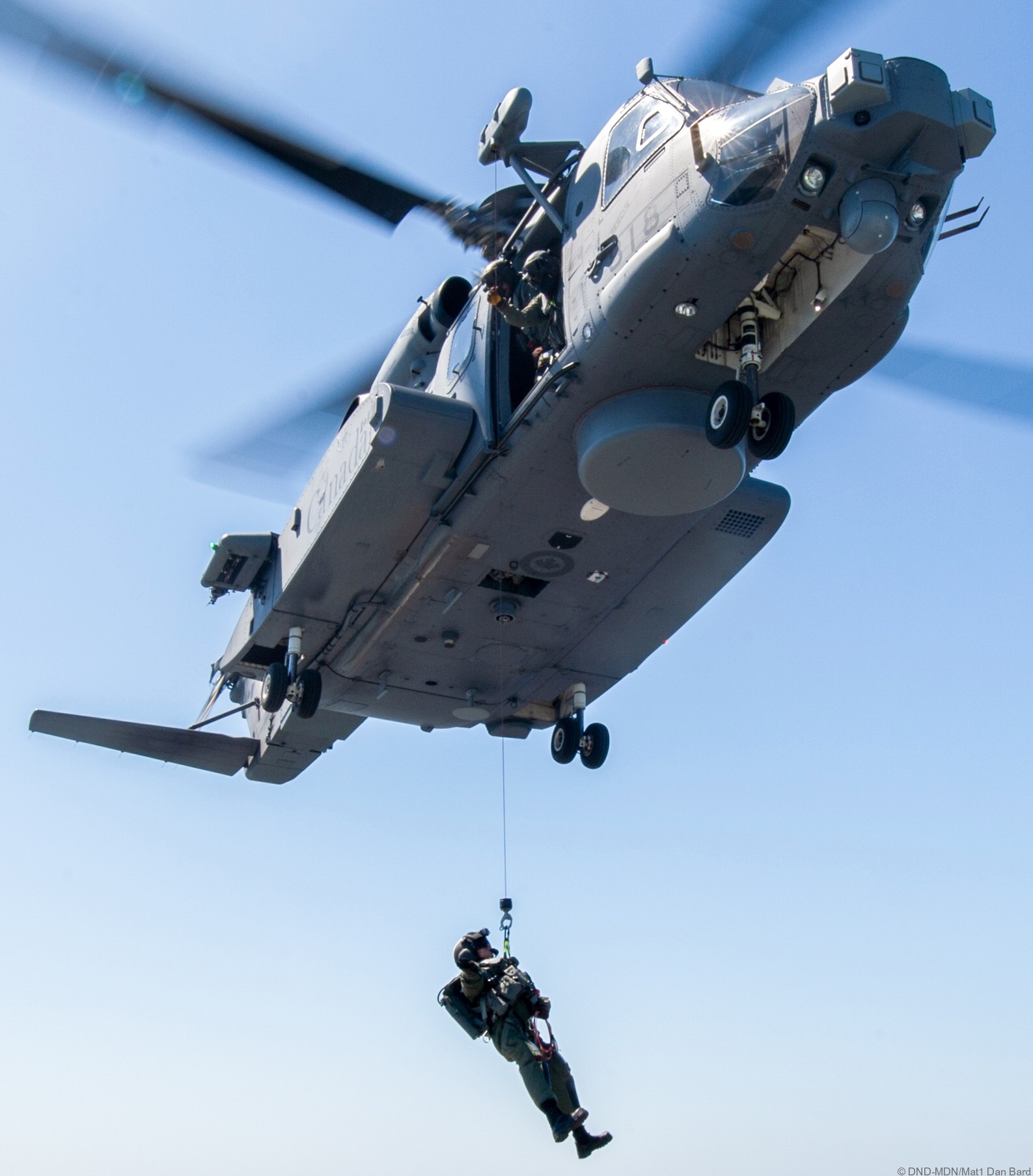 ch-148 cyclone naval helicopter royal canadian air force navy rcaf sikorsky hmcs 406 423 443 maritime squadron 24