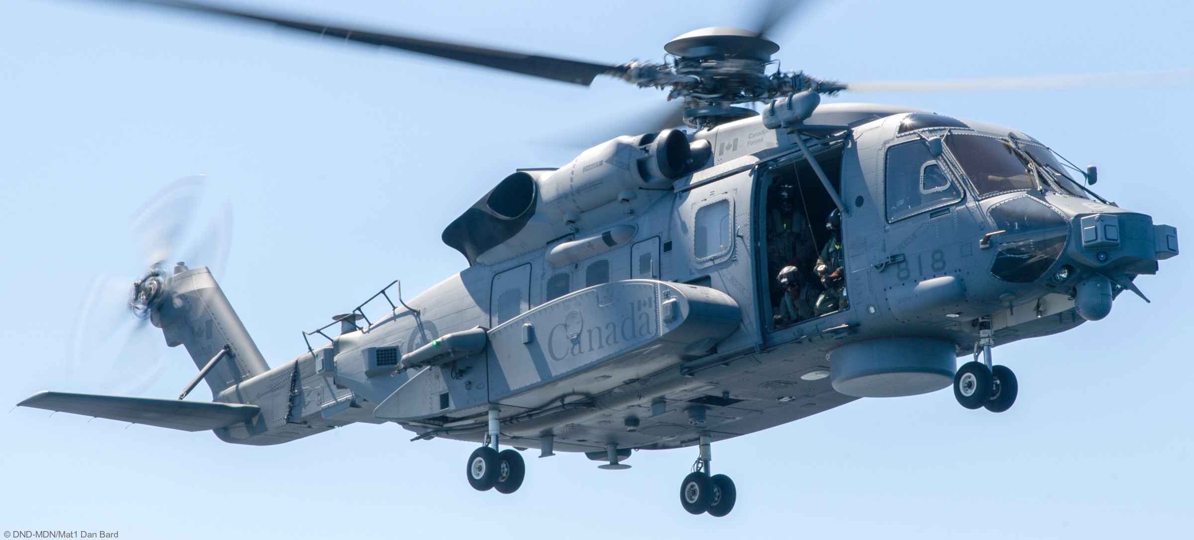 ch-148 cyclone naval helicopter royal canadian air force navy rcaf sikorsky hmcs 406 423 443 maritime squadron 26