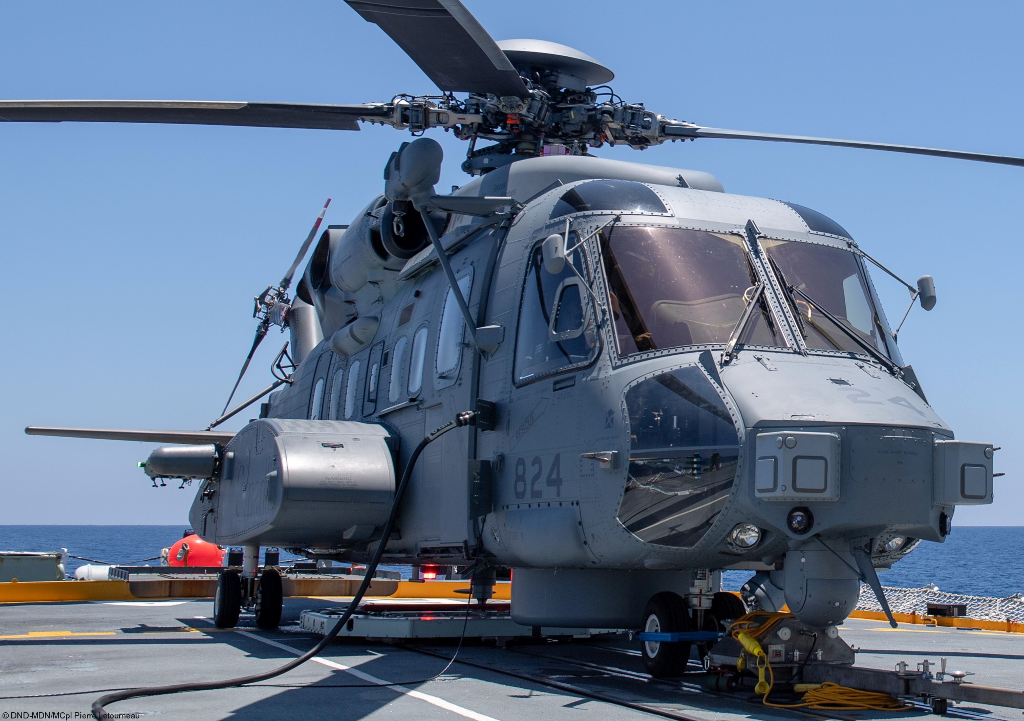 ch-148 cyclone naval helicopter royal canadian air force navy rcaf sikorsky hmcs 406 423 443 maritime squadron 28