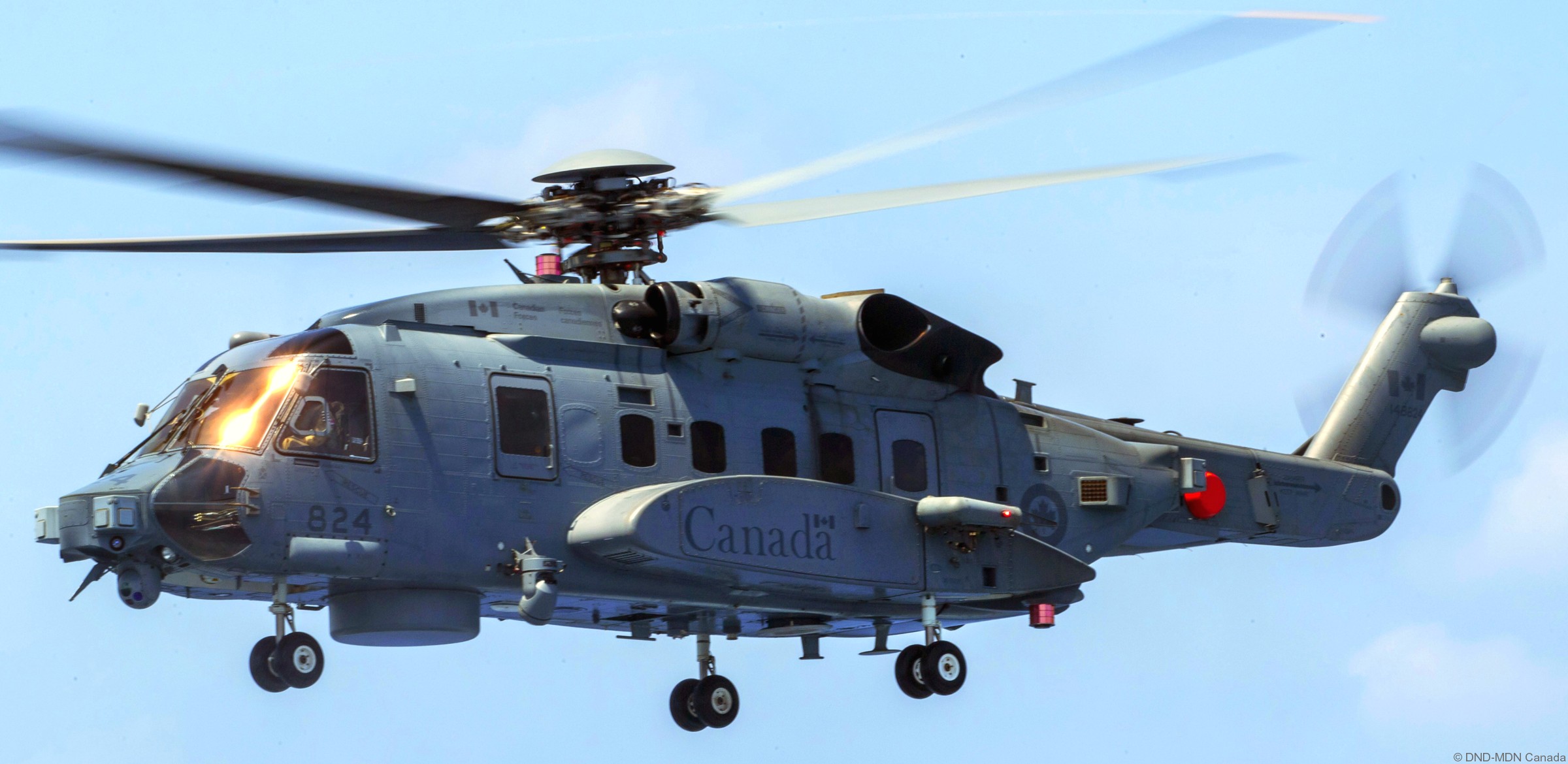 ch-148 cyclone naval helicopter royal canadian air force navy rcaf sikorsky hmcs 406 423 443 maritime squadron 31