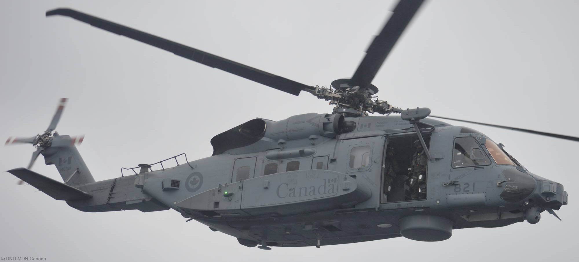 ch-148 cyclone naval helicopter royal canadian air force navy rcaf sikorsky hmcs 406 423 443 maritime squadron 35