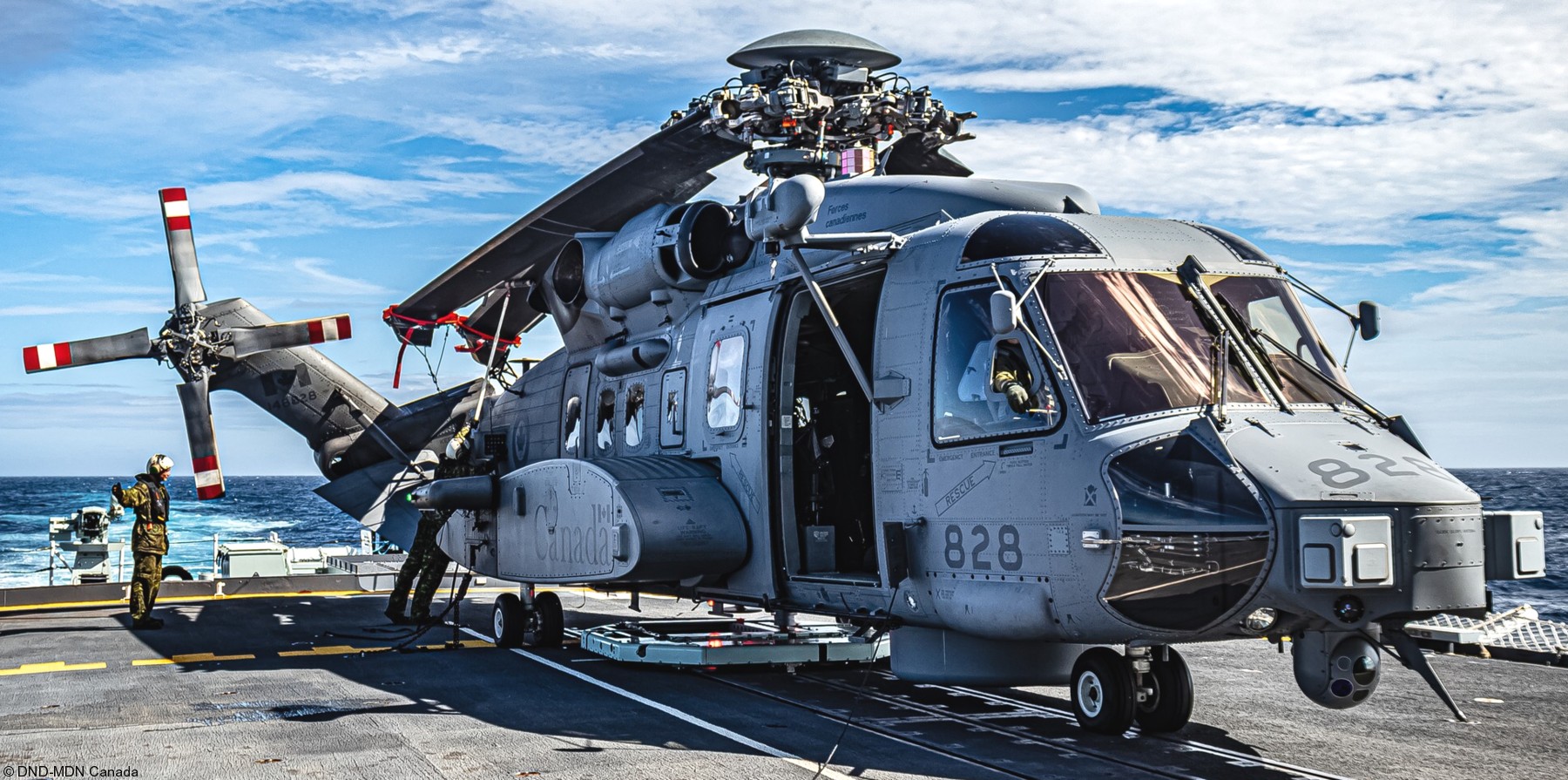 ch-148 cyclone naval helicopter royal canadian air force navy rcaf sikorsky hmcs 406 423 443 maritime squadron 37