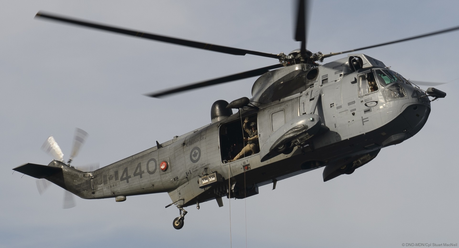 ch-124 sea king royal canadian navy sikorsky naval helicopter rcaf hmcs squadron 26