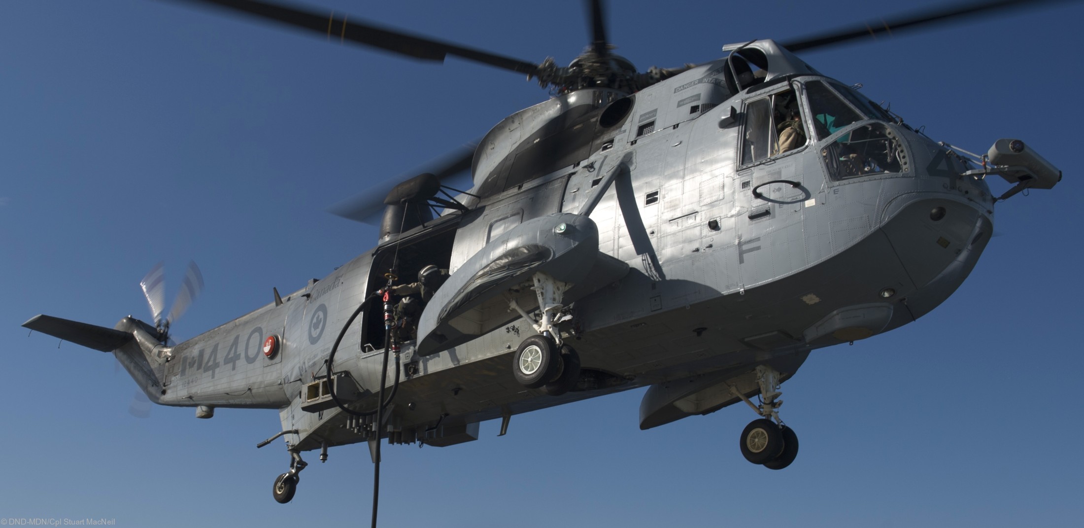 ch-124 sea king royal canadian navy sikorsky naval helicopter rcaf hmcs squadron 28