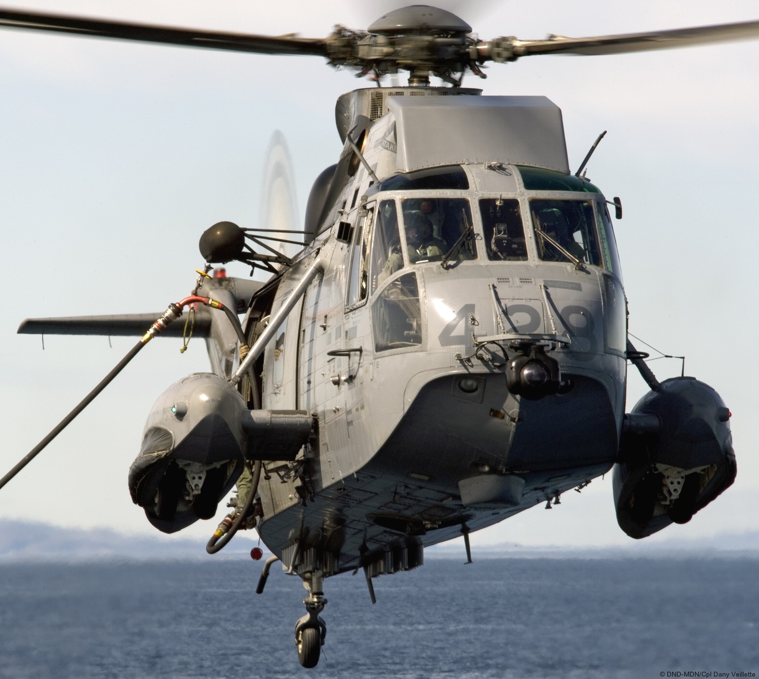 ch-124 sea king royal canadian navy sikorsky naval helicopter rcaf hmcs squadron 34