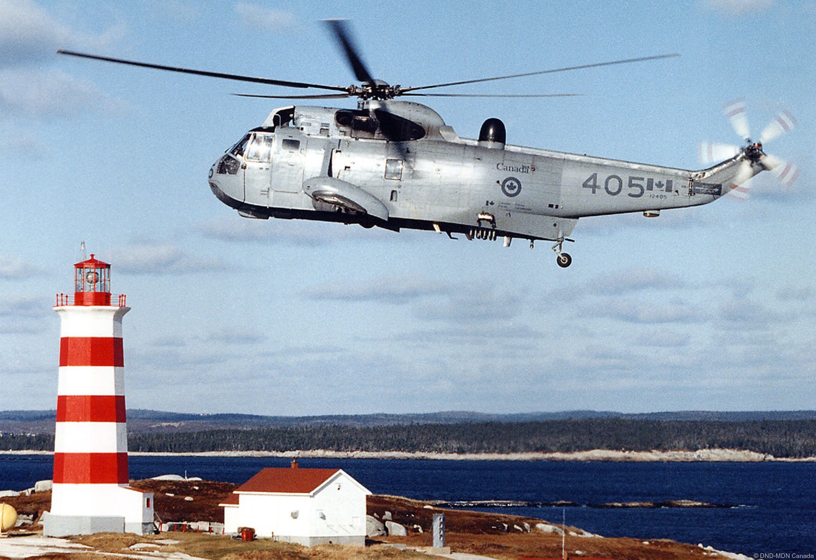 ch-124 sea king royal canadian navy sikorsky naval helicopter rcaf hmcs squadron 43