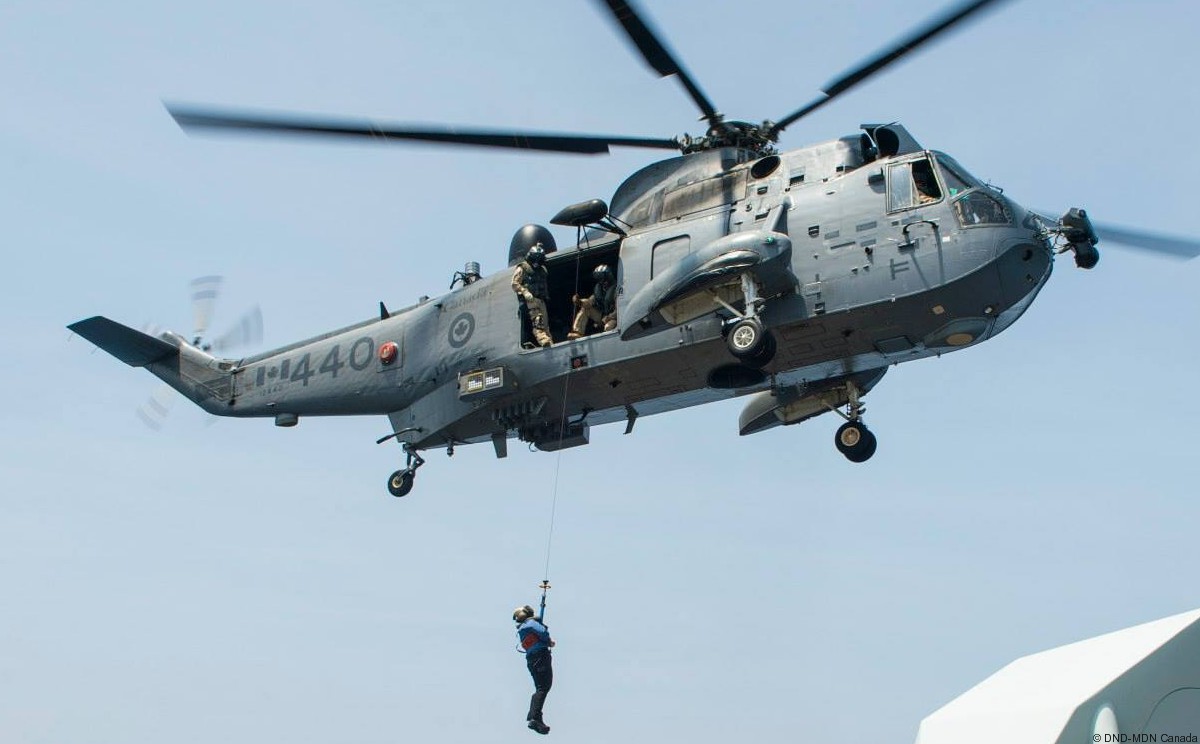 ch-124 sea king royal canadian navy sikorsky naval helicopter rcaf hmcs squadron 53