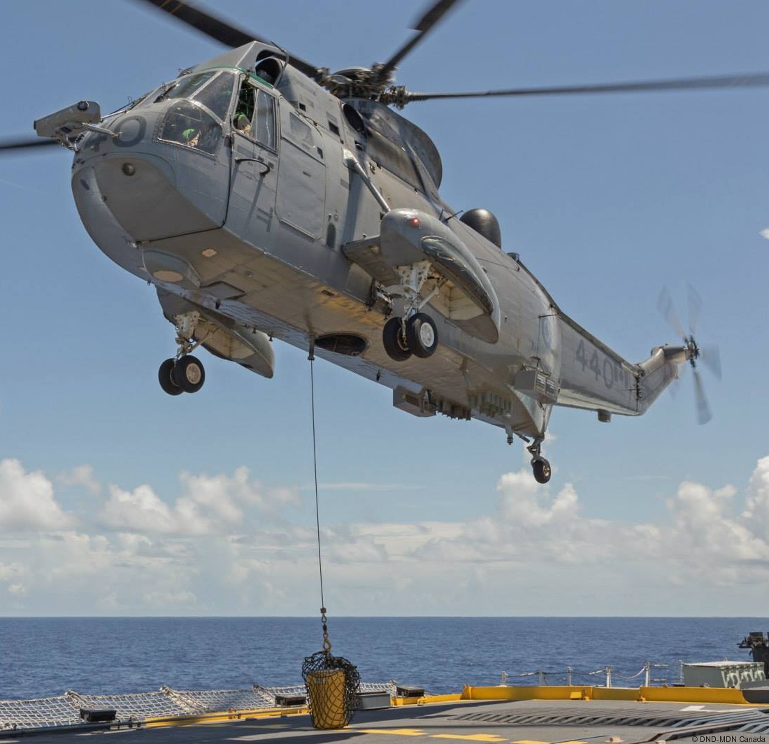 ch-124 sea king royal canadian navy sikorsky naval helicopter rcaf hmcs squadron 54