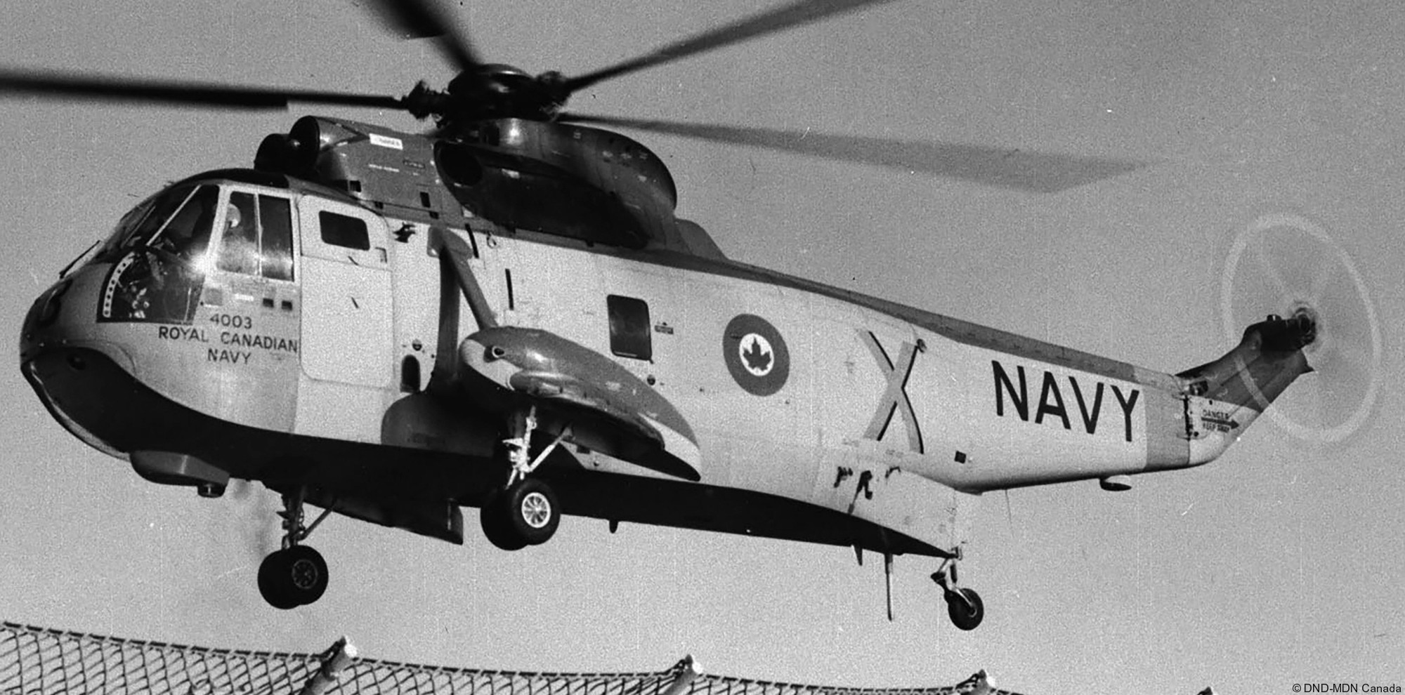 ch-124 sea king royal canadian navy sikorsky naval helicopter rcaf hmcs squadron 59