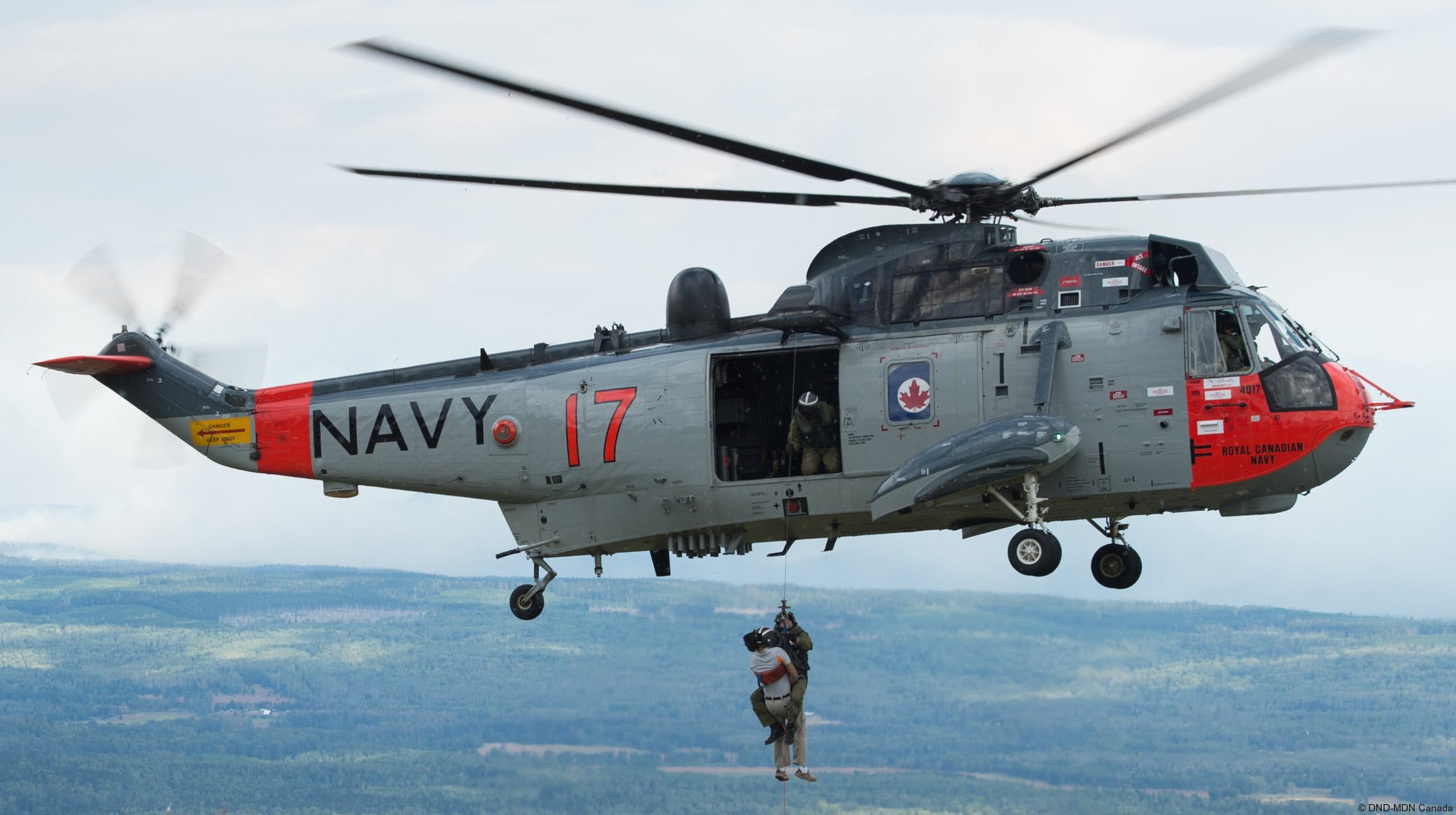 ch-124 sea king royal canadian navy sikorsky naval helicopter rcaf hmcs squadron 62 sar rescue