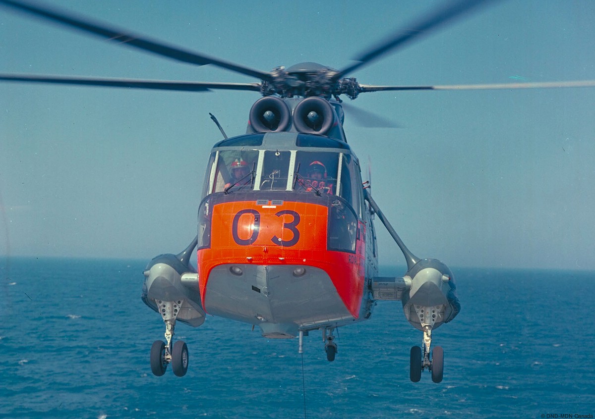 ch-124 sea king royal canadian navy sikorsky naval helicopter rcaf hmcs squadron 63