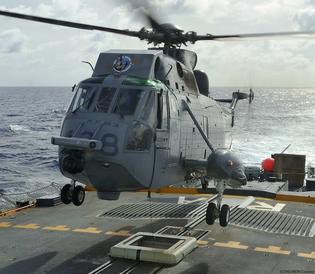 ch-124 sea king royal canadian navy sikorsky naval helicopter rcaf hmcs squadron 69