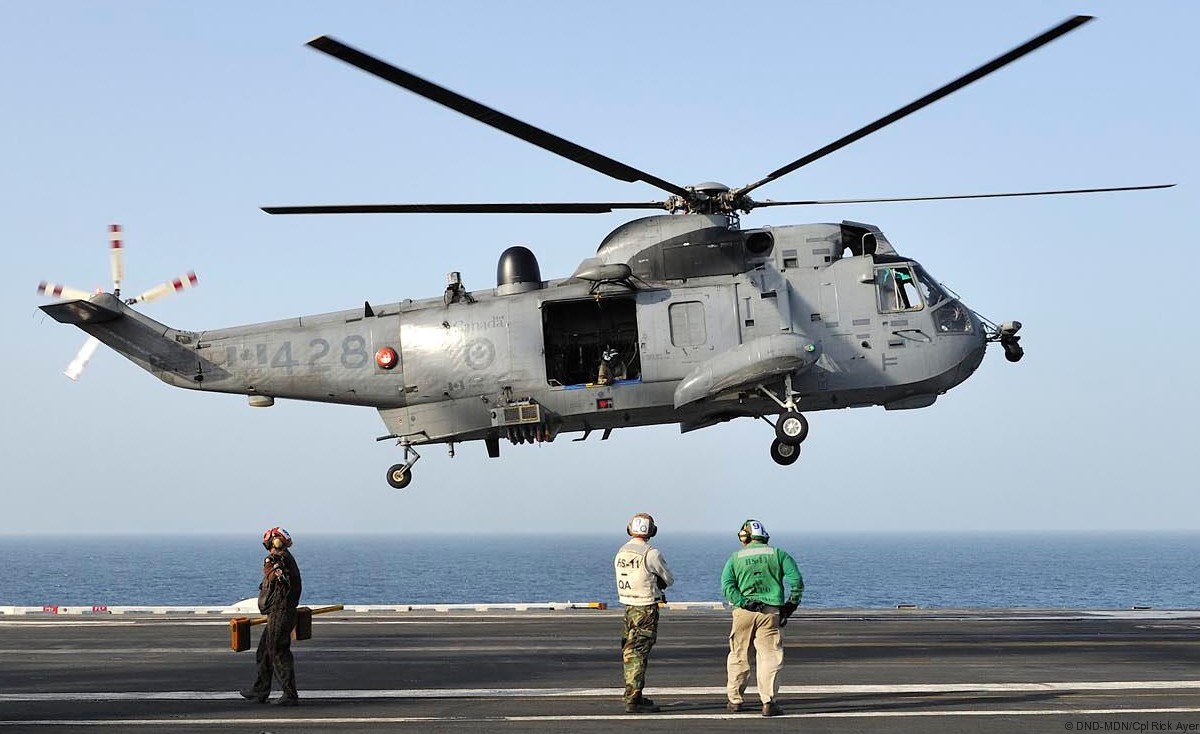 ch-124 sea king royal canadian navy sikorsky naval helicopter rcaf hmcs squadron 76