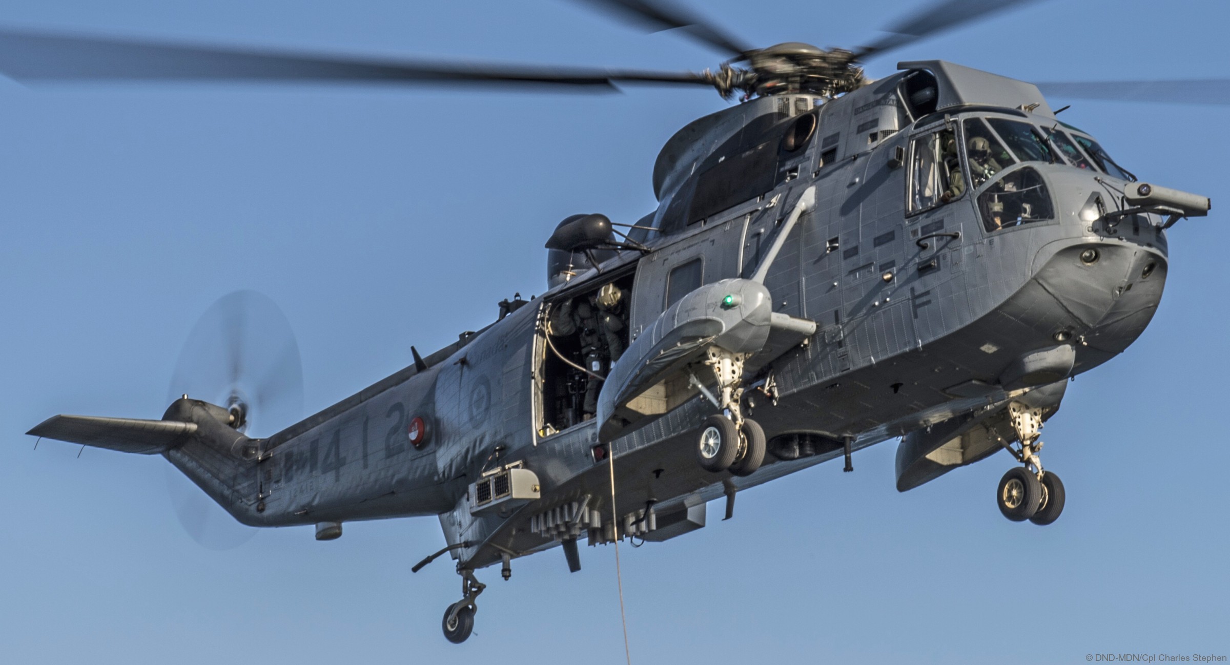ch-124 sea king royal canadian navy sikorsky naval helicopter rcaf hmcs squadron 83