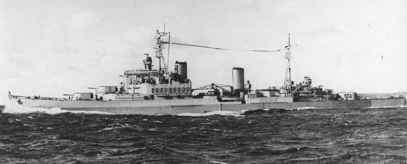 C-31 HMCS Quebec Royal Canadian Navy crown colony class light cruiser HMS Uganda Vickers Armstrong