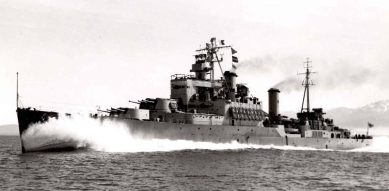 C-31 HMCS Quebec crown colony class cruiser Royal Canadian Navy ex HMS Uganda