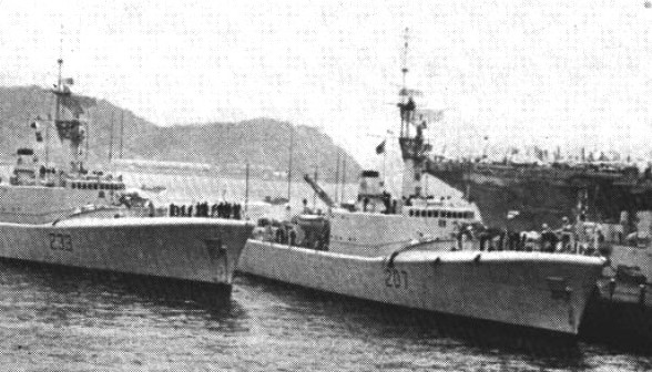 dde ddh 207 hmcs skeena st. laurent class destroyer royal canadian navy
