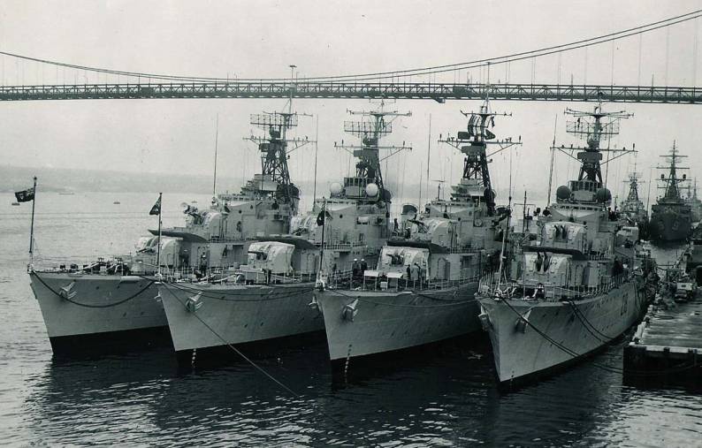 Tribal class destroyer escort Royal Canadian Navy HMCS Athabaskan Haida Huron Iroquois Nootka Micmac Cayuga